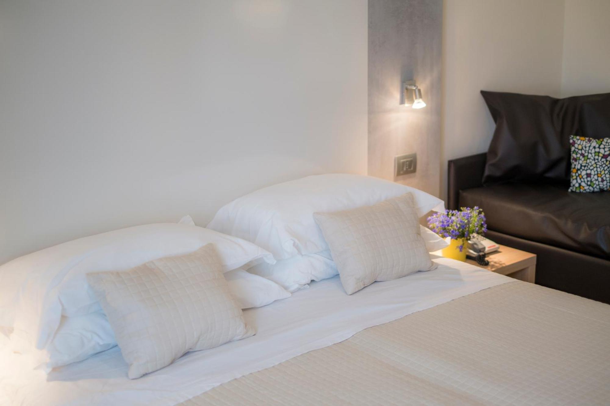 Hotel Ricchi リミニ エクステリア 写真